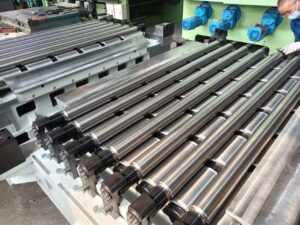 Roll system of tension leveler