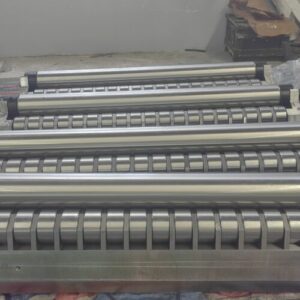 Caja de rodillos de precisión para máquinas de enderezado por tensión de 1550 mm de ancho: repuestos para líneas de producción de acero laminado en frío resistente al desgaste de aleación de alta resistencia